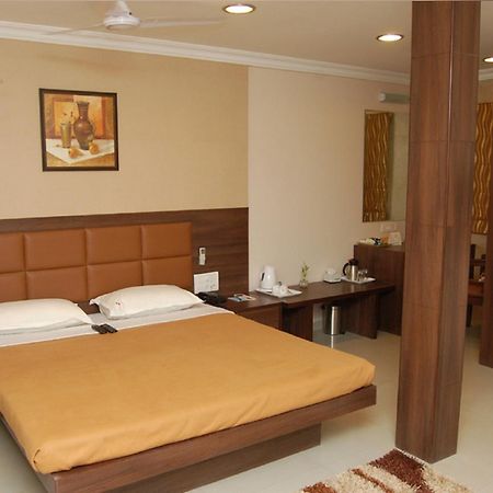 Haredia Hotel Мумбаи Экстерьер фото