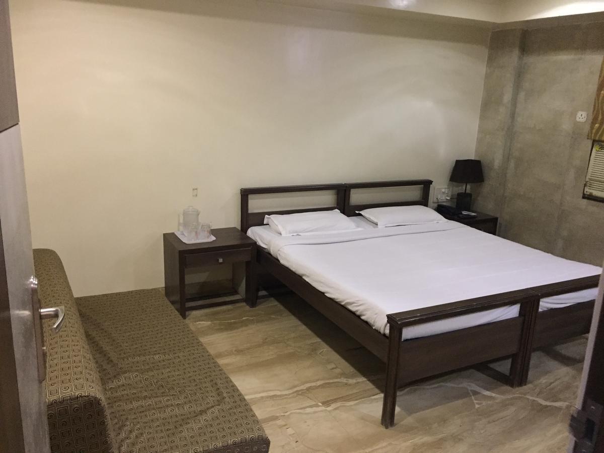 Haredia Hotel Мумбаи Экстерьер фото
