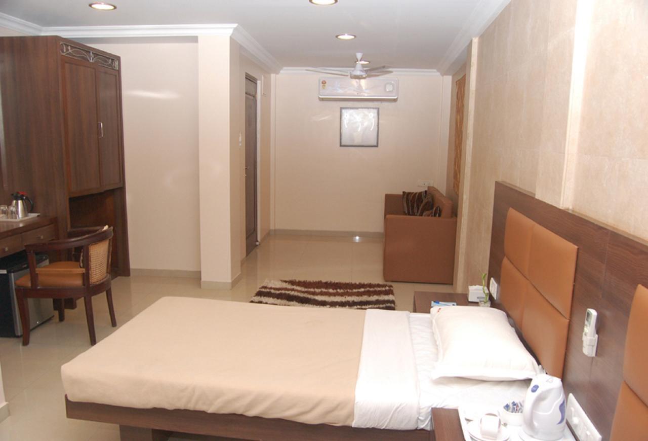 Haredia Hotel Мумбаи Экстерьер фото