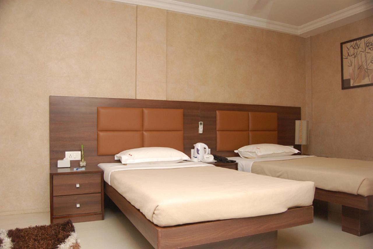 Haredia Hotel Мумбаи Экстерьер фото